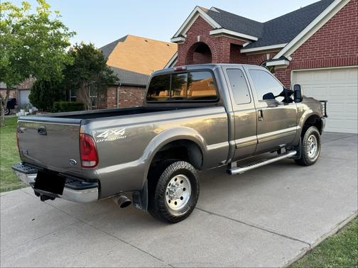 Gray 2002 Ford F-250 XL SuperCab Super Duty
