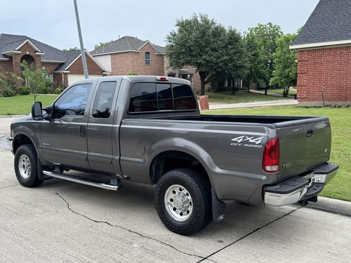 Gray 2002 Ford F-250 XL SuperCab Super Duty