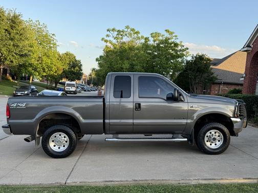 Gray 2002 Ford F-250 XL SuperCab Super Duty
