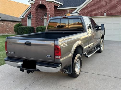 Gray 2002 Ford F-250 XL SuperCab Super Duty