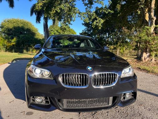 Black 2016 BMW 528 i
