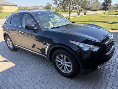 2015 INFINITI QX70 Base