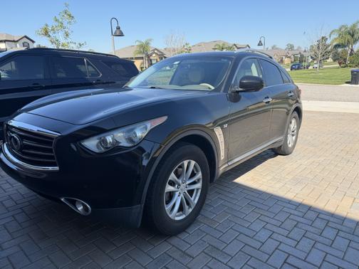 2015 INFINITI QX70 Base