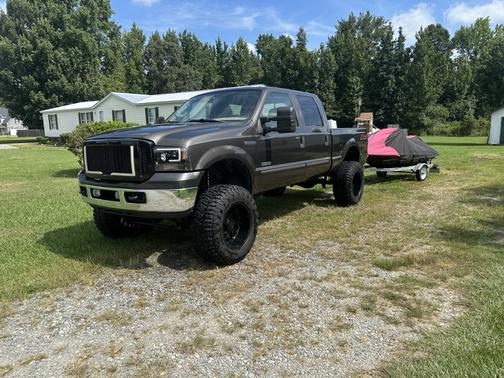 2005 Ford F-250 XLT Crew Cab Super Duty