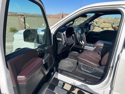 White 2016 Ford F-150 Platinum