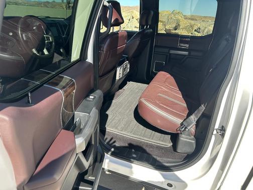 White 2016 Ford F-150 Platinum