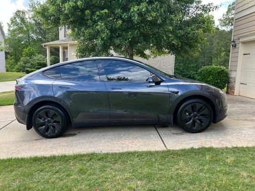 2025 Tesla Model Y Long Range AWD