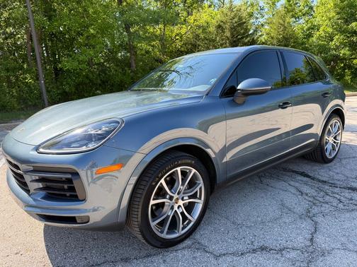 Blue 2019 Porsche Cayenne Cayenne
