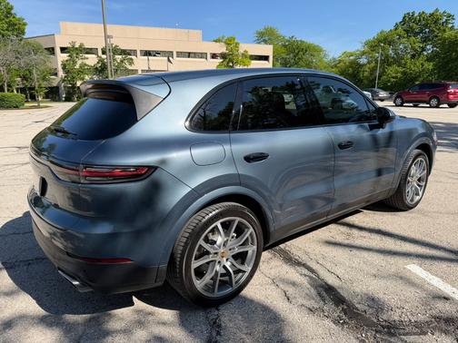 Blue 2019 Porsche Cayenne Cayenne