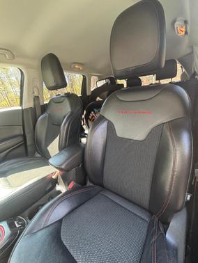 Gray 2019 Jeep Compass Trailhawk