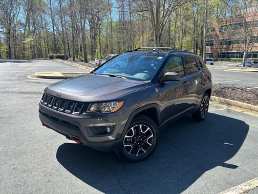 Gray 2019 Jeep Compass Trailhawk