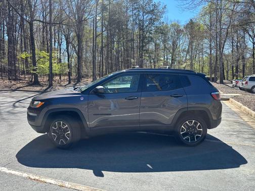 Gray 2019 Jeep Compass Trailhawk