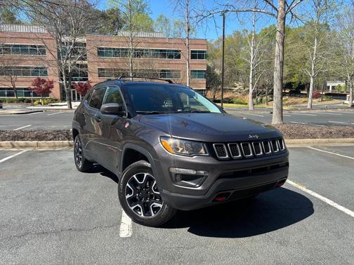 Gray 2019 Jeep Compass Trailhawk