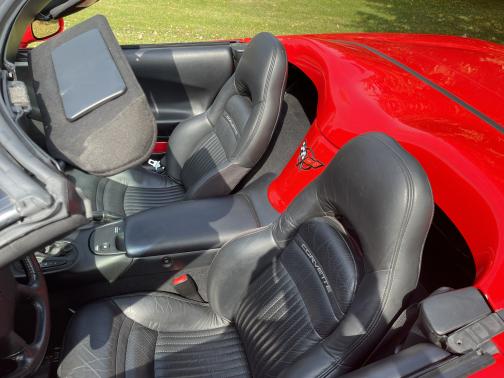 2001 Chevrolet Corvette Base