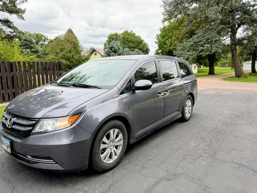 Gray 2016 Honda Odyssey EX-L