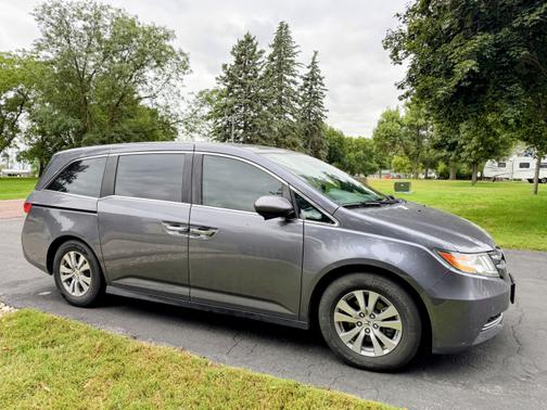 Gray 2016 Honda Odyssey EX-L