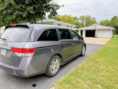 Gray 2016 Honda Odyssey EX-L