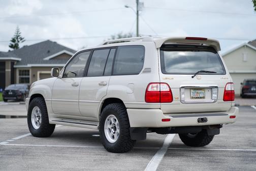 2003 Lexus LX 470 Base