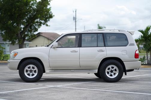 2003 Lexus LX 470 Base