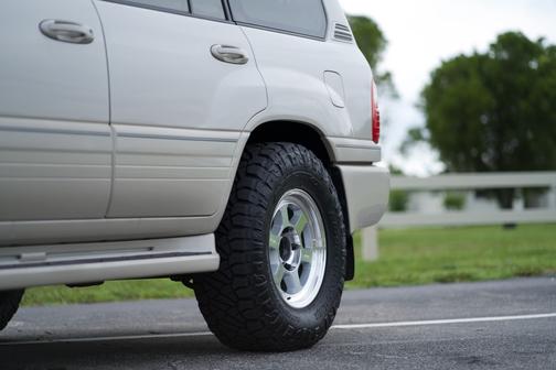 2003 Lexus LX 470 Base