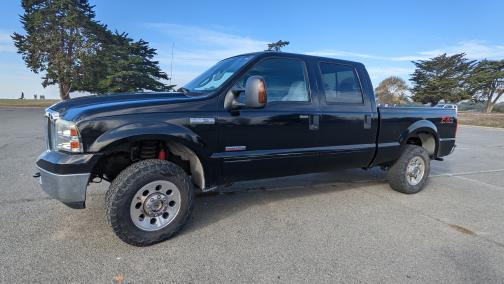 Photo 2 of 11 of 2006 Ford F-250 XLT Crew Cab Super Duty
