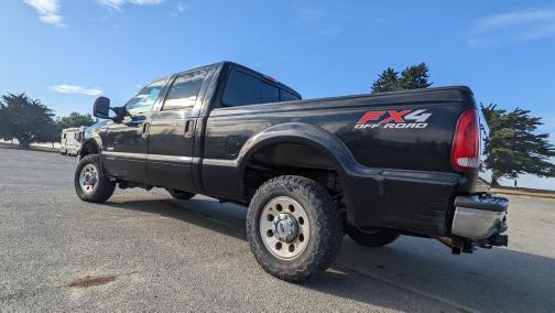 Photo 1 of 11 of 2006 Ford F-250 XLT Crew Cab Super Duty