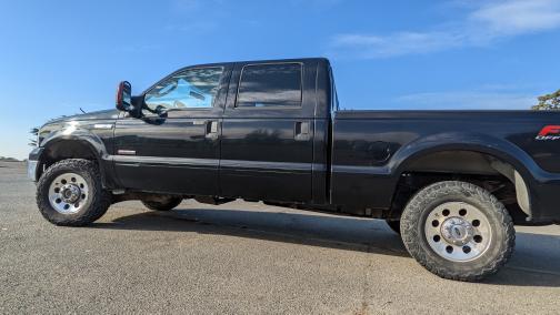 Photo 3 of 11 of 2006 Ford F-250 XLT Crew Cab Super Duty