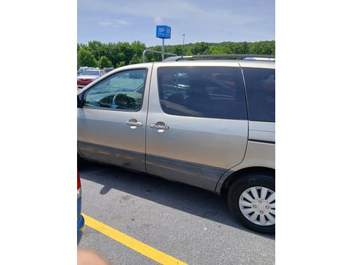 2000 Toyota Sienna LE