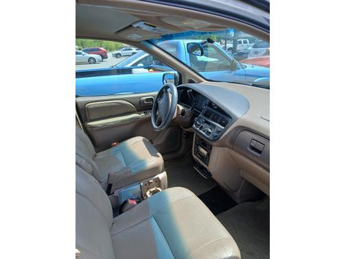 2000 Toyota Sienna LE