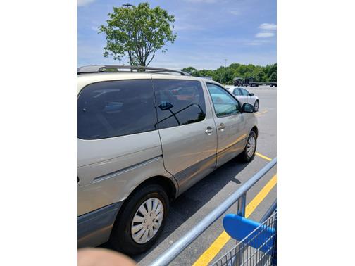 2000 Toyota Sienna LE