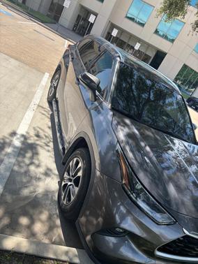 Gray 2021 Toyota Highlander XLE