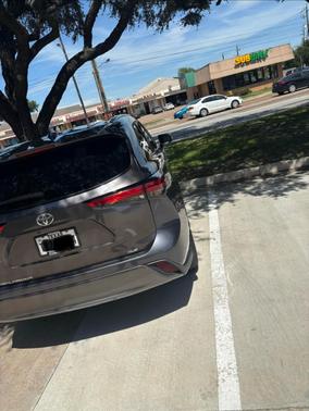 Gray 2021 Toyota Highlander XLE