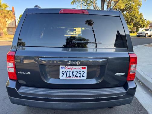 Gray 2014 Jeep Patriot Latitude