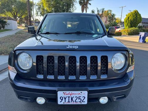 Gray 2014 Jeep Patriot Latitude