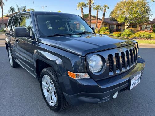 Gray 2014 Jeep Patriot Latitude