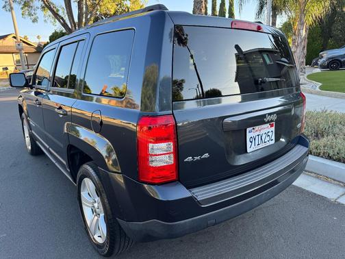 Gray 2014 Jeep Patriot Latitude