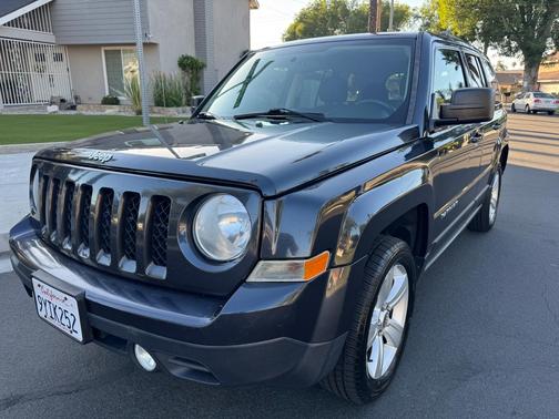 Gray 2014 Jeep Patriot Latitude