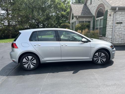 2016 Volkswagen e-Golf SEL Premium