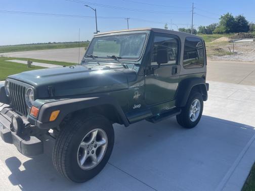 Photo 1 of 7 of 2001 Jeep Wrangler Sahara