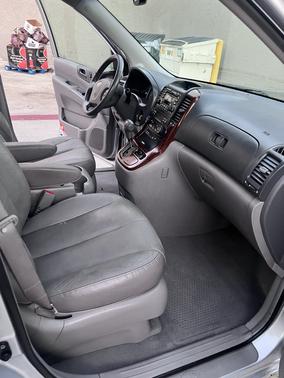 Silver 2006 Kia Sedona EX
