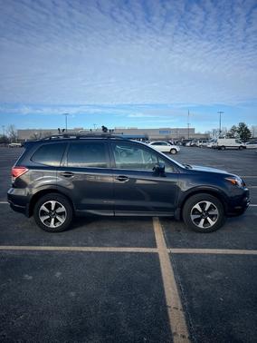 Gray 2018 Subaru Forester 2.5i Limited