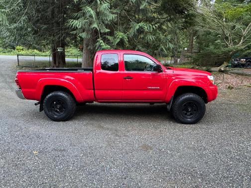 Red 2005 Toyota Tacoma Access Cab