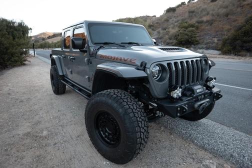 Gray 2022 Jeep Gladiator Mojave
