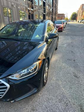 Black 2017 Hyundai ELANTRA SE