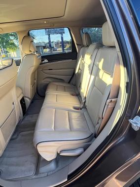 Brown 2017 Jeep Grand Cherokee Overland