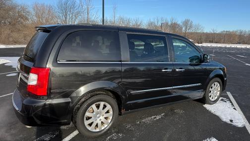 2012 Chrysler Town & Country Touring-L