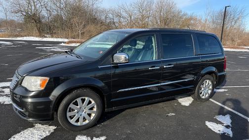 2012 Chrysler Town & Country Touring-L