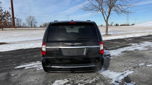 2012 Chrysler Town & Country Touring-L