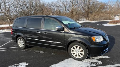 2012 Chrysler Town & Country Touring-L
