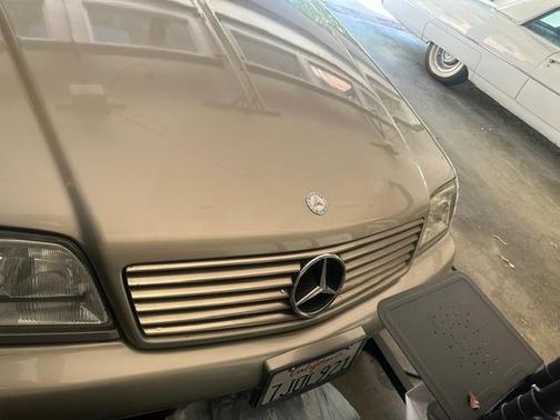 Beige 1999 Mercedes-Benz SL-Class SL500 Roadster